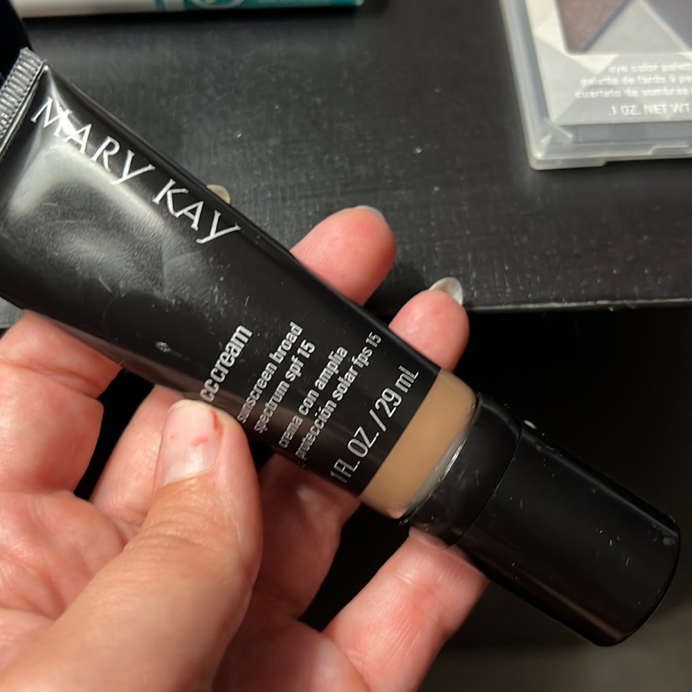 Mary Kay CC cream in Very Deep